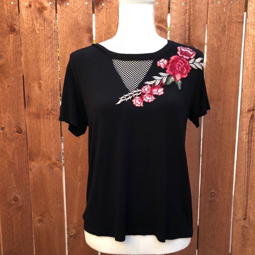 Basic Black Rose Embroidery Shirt